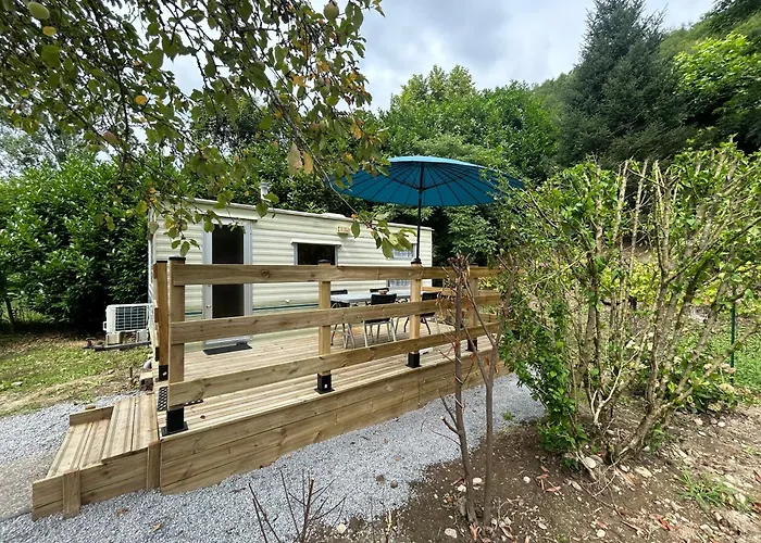 Mobil-Home Vintage Au Bord De La Riviere