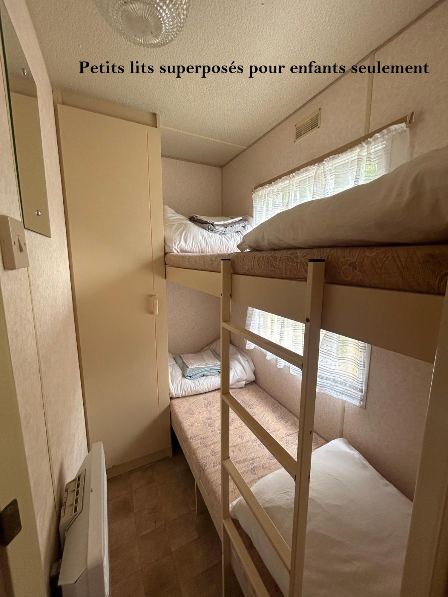 Mobil-home Vintage Au Bord De La Riviere *